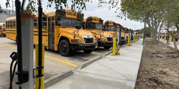 Flota de autobuses escolares eléctricos de Colorado, nuevo centro de carga con 26 puntos