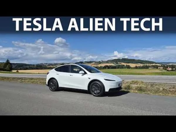 Tesla Model Y Standard, conducción real y accesorios para su interior