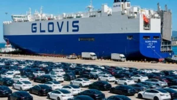 China envía a Europa un cargamento récord de coches eléctricos