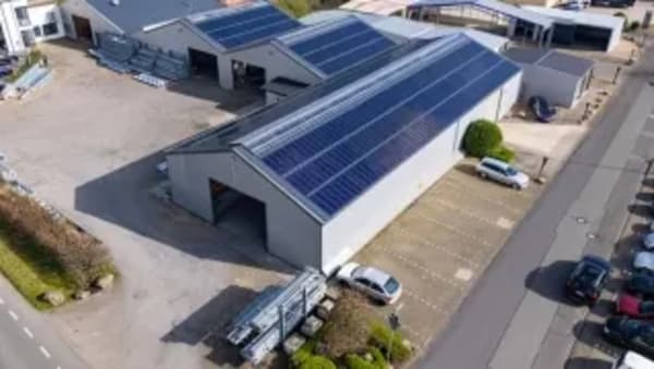 Paneles solares orgánicos en Europa para convertir edificios en energía