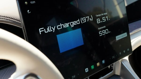 Carga del coche eléctrico, el tiempo máximo que aceptan los españoles