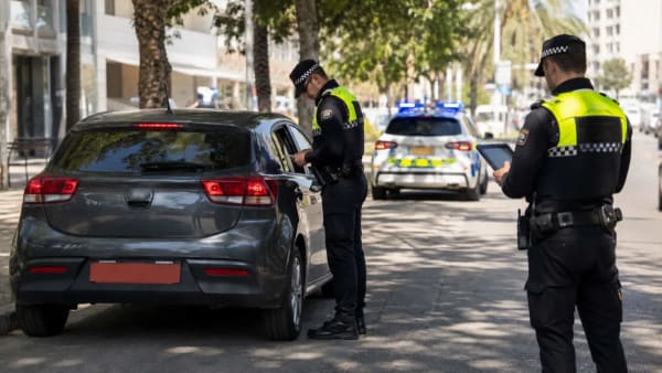 Multa de 6.000€ a un conductor en Palma por llevar matrículas falsas