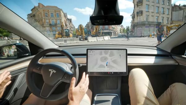 Tesla FSD, así afronta el tráfico y las calles estrechas en Bruselas