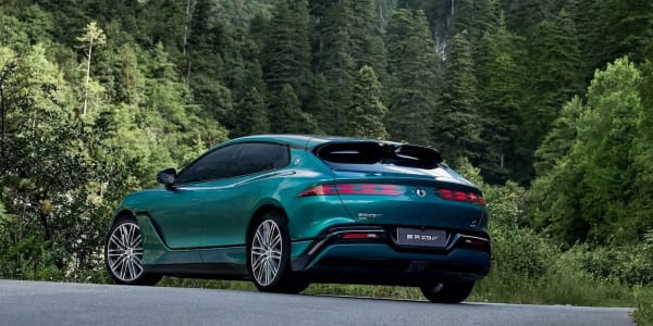 Denza Z9 GT, BYD prepara una versión trimotor de 1.100 CV por $50.000