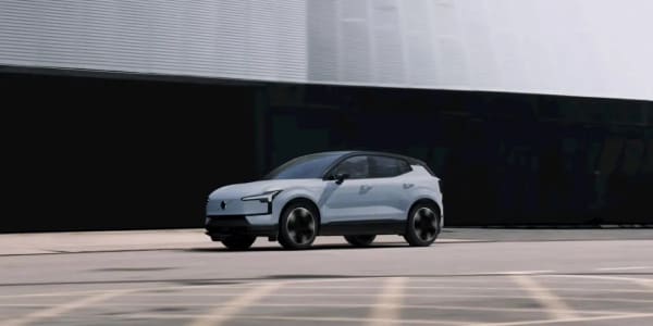 Ventas de coches eléctricos, suben un 36% en Europa y caen en EE.UU.