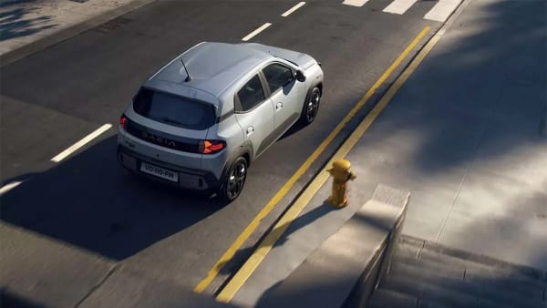 Dacia Spring, oferta desde 11.920€ y 3 años de recargas gratis