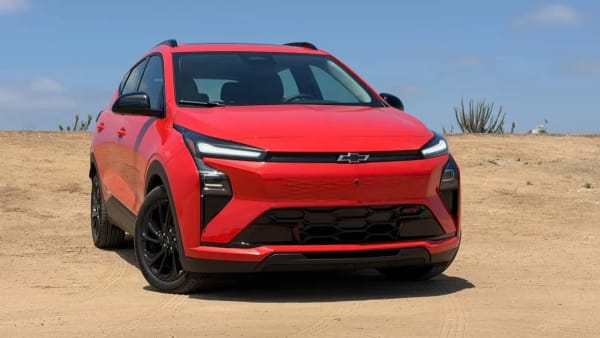 Coches eléctricos, la brecha de precio con la gasolina cae al 9,4%