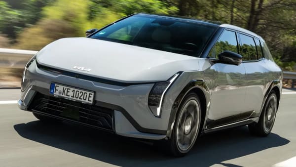 KIA EV4, 440 km WLTP y más de 8.400€ de descuento frente al Astra