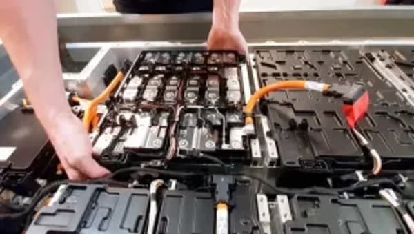 Baterías en Europa, su exigencia encarecería el coche eléctrico 2.100€