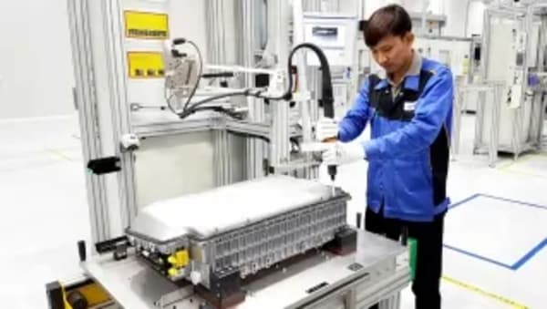 Baterías en Europa, el sobrecoste de 2.100€ que encarecerá el eléctrico