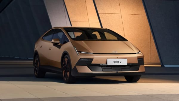 Hyundai Ioniq V, berlina con 650 km CLTC, solo en China