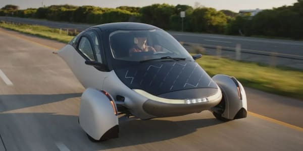 Aptera Solar EV, la startup necesita $25 millones para producir y cae en bolsa