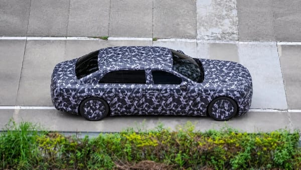 Yangwang HU, la berlina de lujo de BYD de 5,5 metros y más de 250.000€