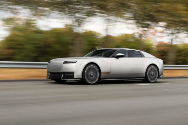 Jaguar Type 01, precio desde 165.000€ y 720 km WLTP para 2027