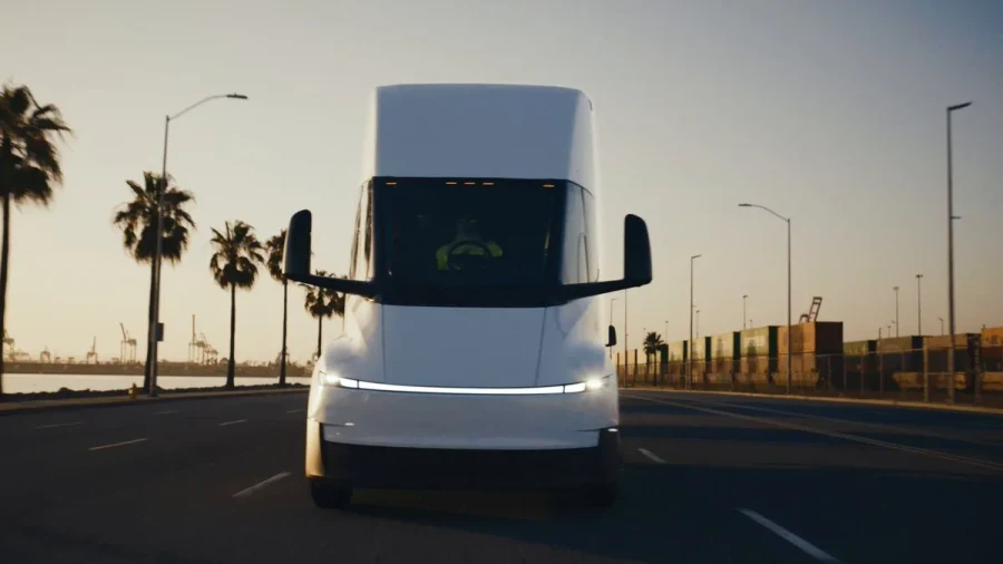 Tesla solicita permisos para un centro de servicio del Semi en Las Vegas mientras arranca su producción