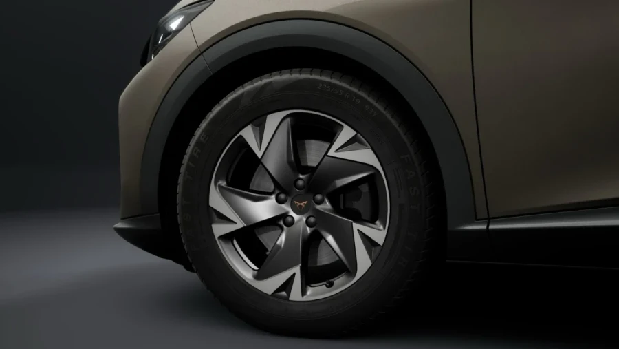 Cuesta menos de 40.000 €, tiene 441 km de autonomía y 540 litros de maletero: así es el CUPRA Tavascan más barato que existe