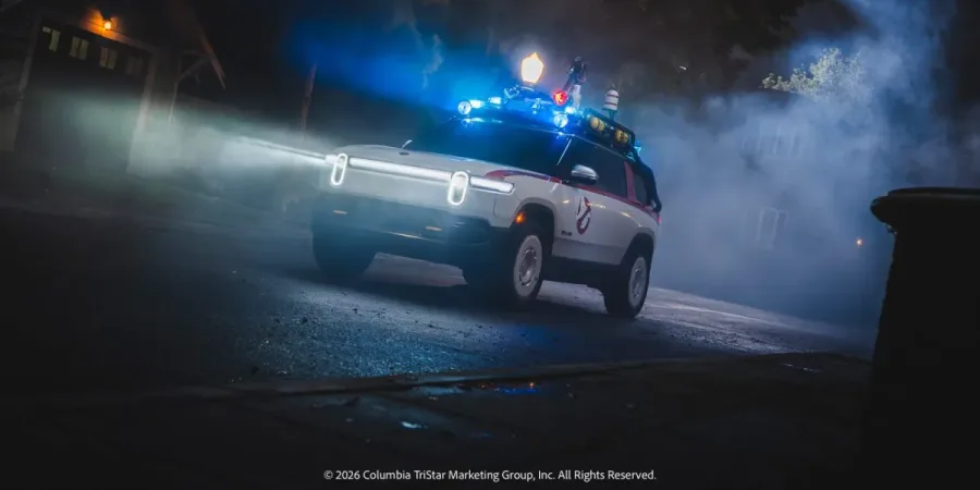 Rivian lleva los Cazafantasmas a sus vehículos en la actualización de Halloween de 2026