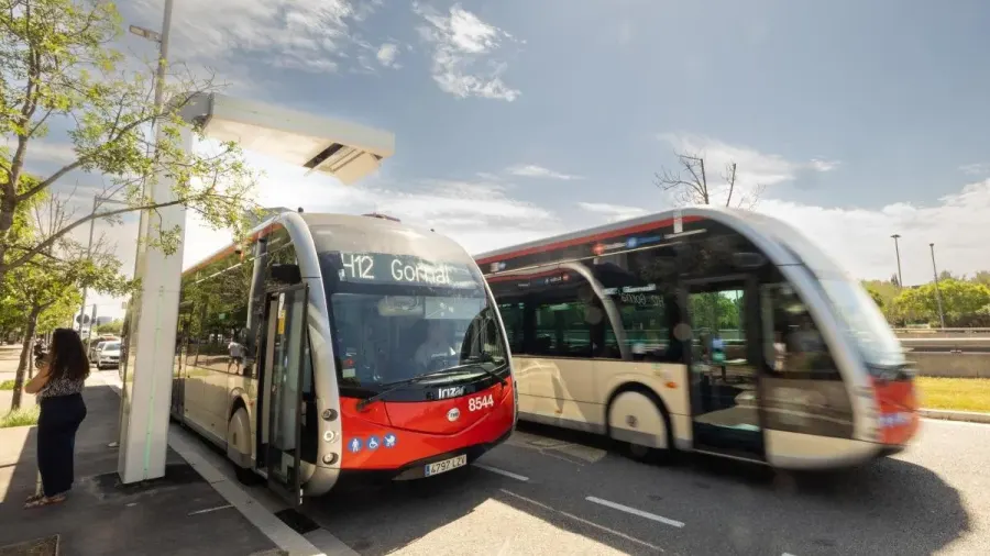 Barcelona hace cuentas y descubre que los autobuses eléctricos salen mucho más baratos