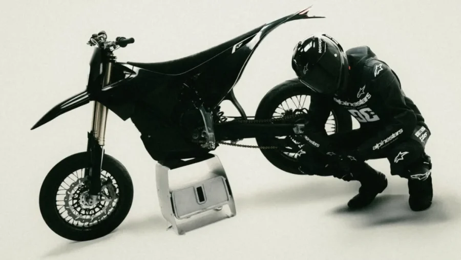 Esta espectacular moto eléctrica ha tenido la osadía de pulverizar un récord que tenía Carlos Sainz desde el año 2012