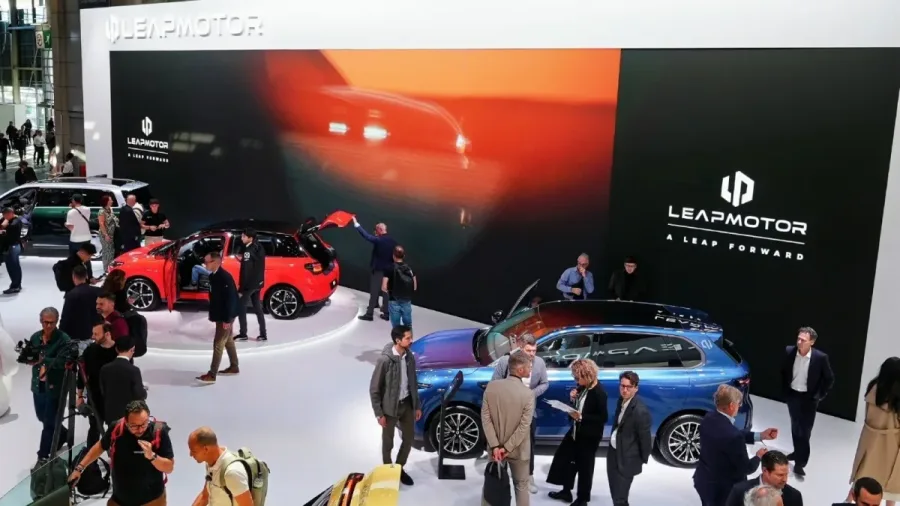 Leapmotor inicia la producción del B10 en España y presenta el A05 en Europa