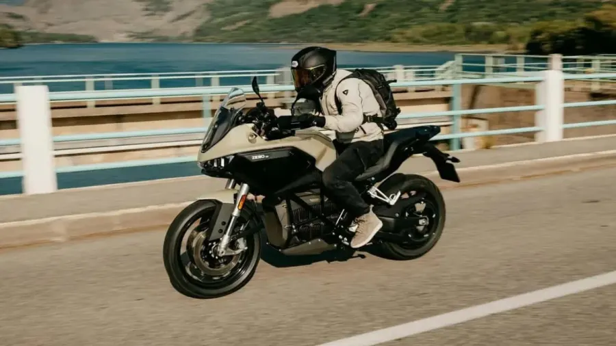 Esta moto eléctrica acaba de batir un récord de autonomía con un viaje de 271 millas