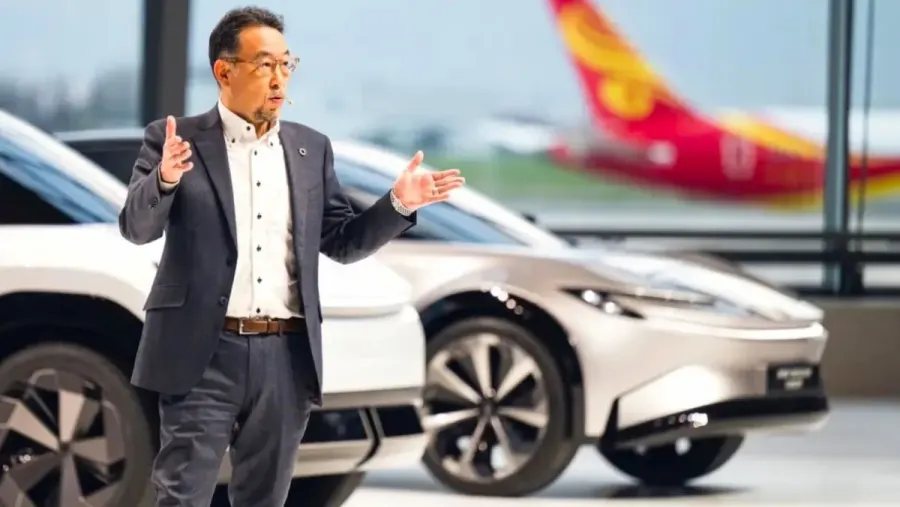 El CEO de Toyota Europa se rebela contra la UE: "estos vehículos deberían tener etiqueta CERO"