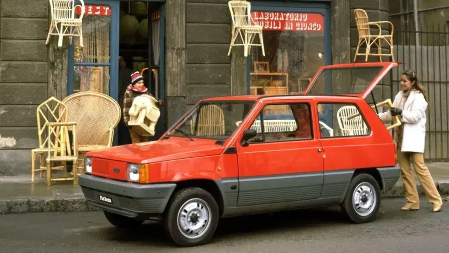 Después del llamativo Citroën 2 CV, FIAT prepara un 'primo italiano' en forma de coche eléctrico que costará 15.000€