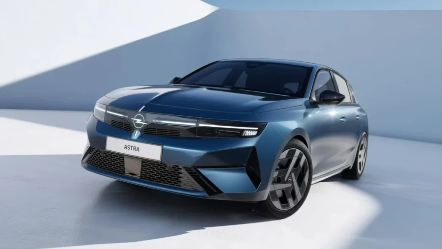 Tiene 454 km de autonomía, está muy equipado y cuesta 36.000 €, así es el Opel Astra eléctrico más barato que puedes comprar