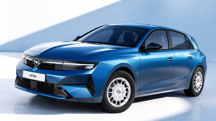 Opel rebaja 1.900 euros el precio del Astra eléctrico, pero hay una mala noticia para España