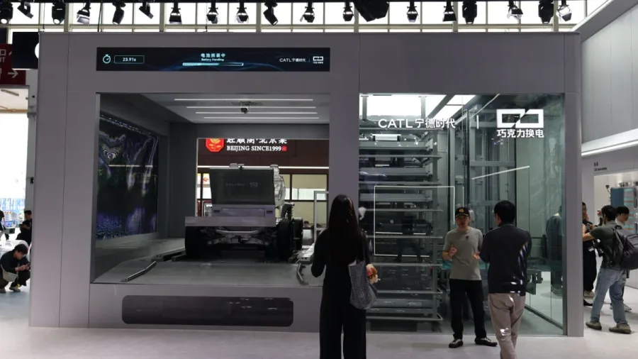 Newcool de Huawei y CATL planean un primer lote de 5 modelos con intercambio de baterías para 2027, según un informe