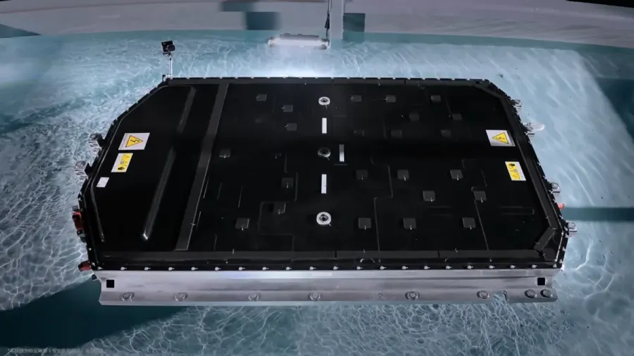 Li Auto lanza el sistema tecnológico propio Lianshan para vehículos eléctricos y respalda sus baterías con garantías de seguridad de por vida