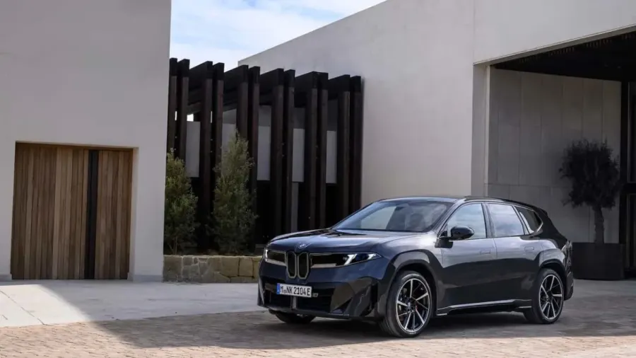 ¿Puede el BMW iX3 superar al Tesla Model Y L y al Rivian R2?