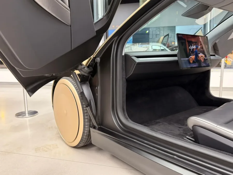Tesla quiere venderte este año un coche inútil y sin volante
