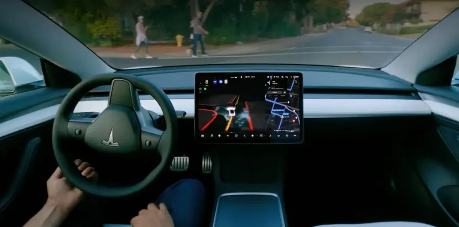 Tesla retrasa el FSD no supervisado al segundo trimestre de 2027 y solo en zonas de Robotaxi