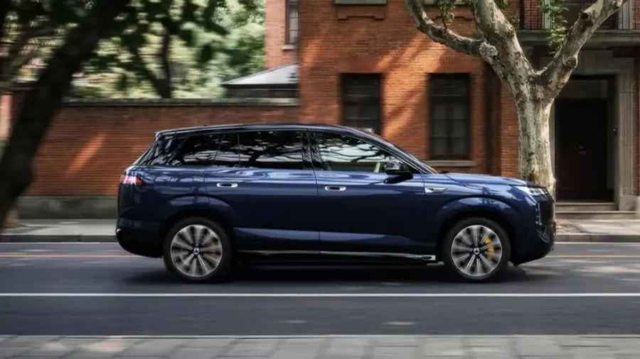 Denza de BYD iniciará la preventa del renovado SUV N8 el 26 de octubre con carga ultrarrápida