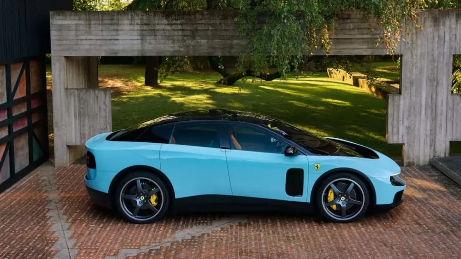 El Ferrari Luce arranca oficialmente en 560.800 dólares