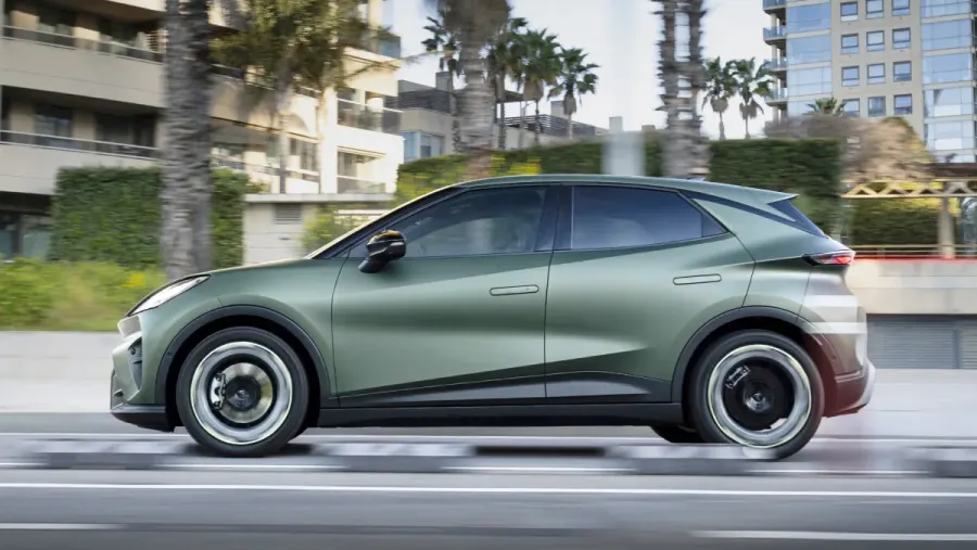 'Pelotazo' de 51.000 pedidos en 6 meses, pero CUPRA ya piensa en las 6 cifras para el Raval eléctrico en Europa