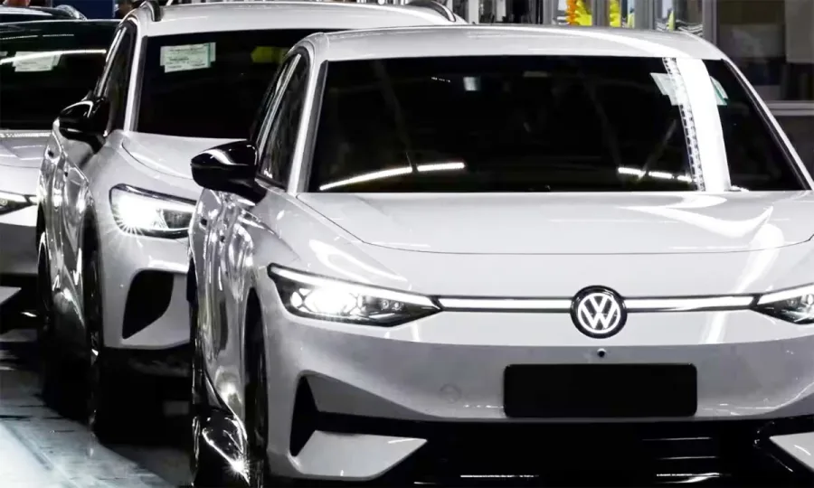 Volkswagen necesita a este socio indio millonario aliado con MG para fabricar coches eléctricos baratos