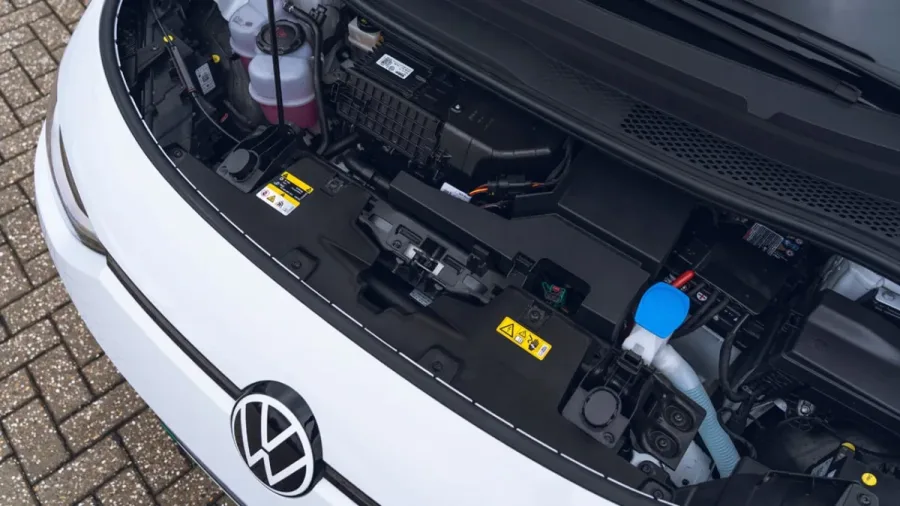 Europa quiere cambiar el gas del aire acondicionado de tu coche, pero el CO2 y el propano no lo ponen fácil