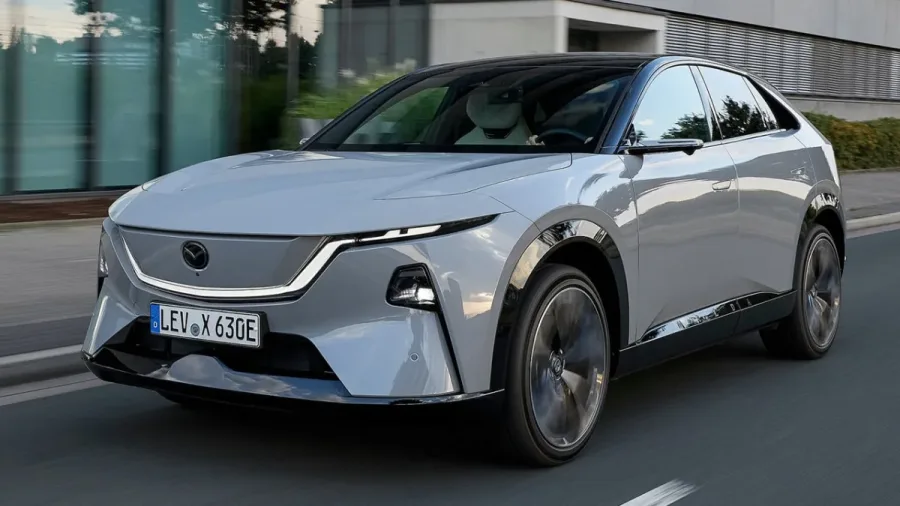 El nuevo Mazda CX-6e muestra sus 5 claves más destacadas con 258 CV y hasta 484 km de autonomía