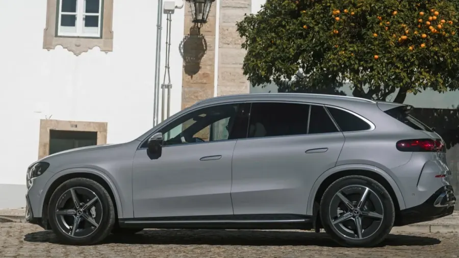 Mercedes no da abasto con sus eléctricos y prepara un GLC 200 con casi 500 km para llegar a más clientes