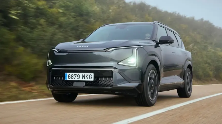 KIA rebaja 6.900 € el EV5 con más autonomía y pone su «Sportage eléctrico» a tiro de las familias