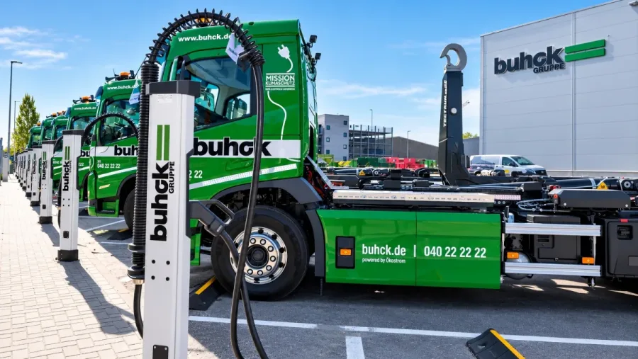 Un empresario lleva 4 años utilizando camiones eléctricos, ahorra 125 € diarios por vehículo y reduce sus costes un 15% frente al diésel