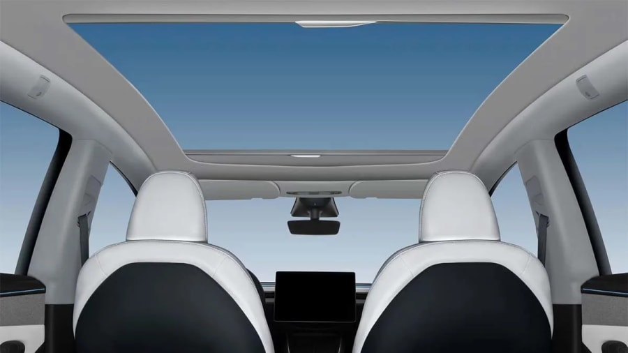 Tesla lanza un parasol retráctil oficial para el Model Y Juniper: precio, compatibilidad y disponibilidad
