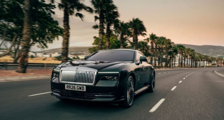 El Rolls-Royce Spectre Series II adopta NACS y aumenta su autonomía a 495 km