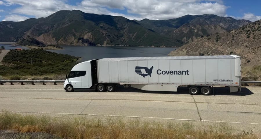 El Tesla Semi afronta el paso de Grapevine con un remolque cargado y deja "asombrado" al operador de flota