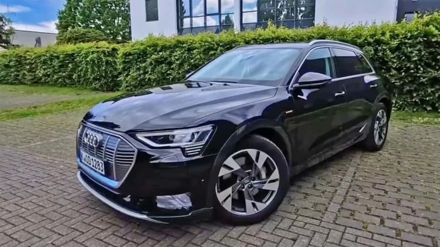 Este Audi e-tron de segunda mano perdió una fortuna, pero su batería aguantó mucho mejor