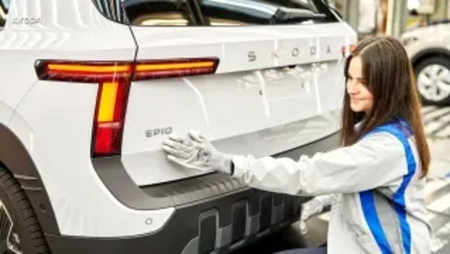 "Es un momento histórico": Skoda inicia en España la producción del Epiq, su coche eléctrico asequible de 22.800 €