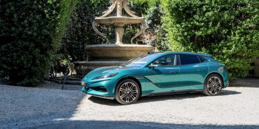 BYD lleva su GT eléctrico de lujo en un viaje de más de 15.000 kilómetros de Europa a Asia