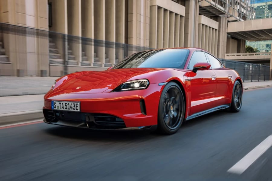 El Porsche Taycan de 2027 añade cambios de marcha simulados para que puedas hacer tu coche más lento